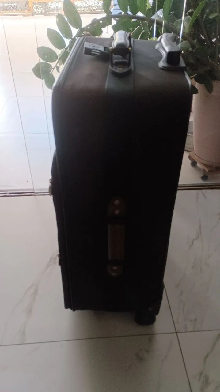 Mala de 28 kg trazida da Inglaterra  - Foto 2