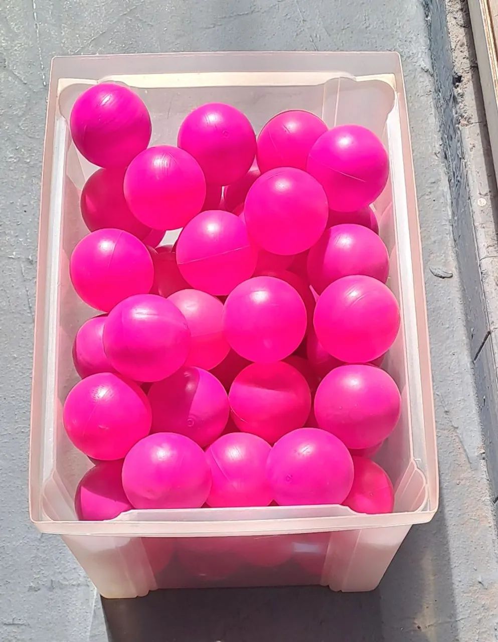 Caixa com bolas para piscina de bolinhas etc, ( rosa )