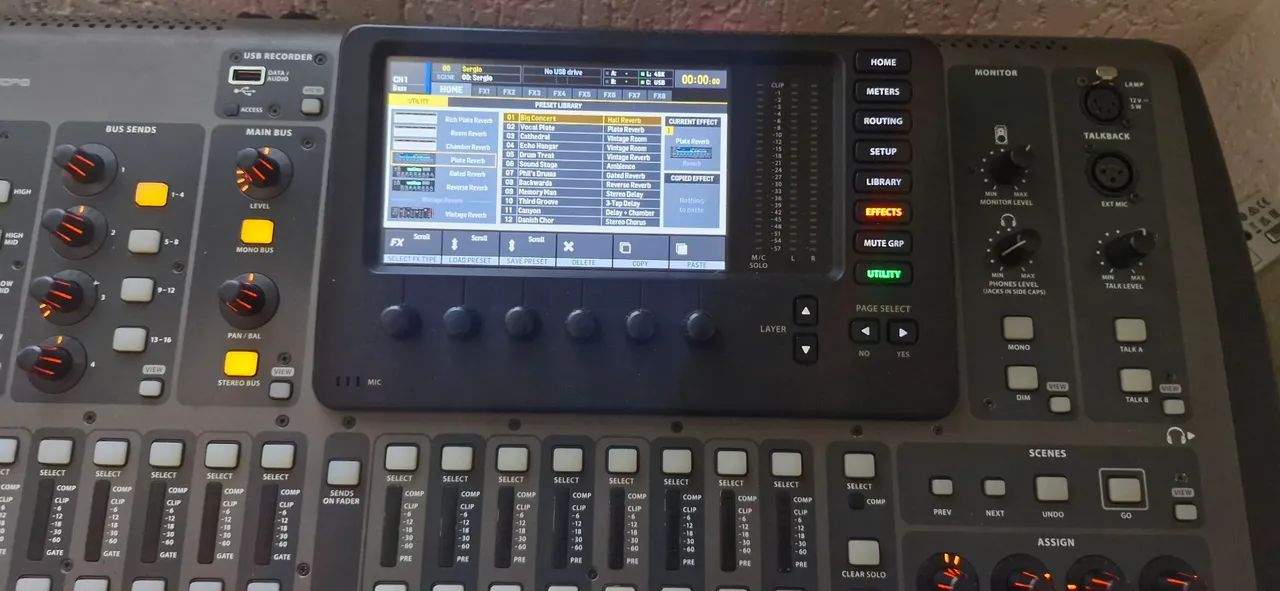 Mesa Digital Behringer X32 Full - Foto 3
