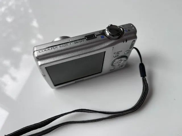Nikon Coolpix S225 Prata - Câmeras e Filmadoras - Cavalhada, Porto