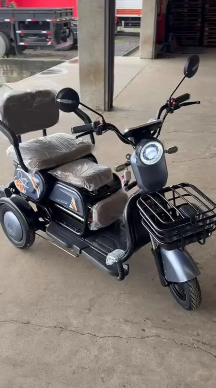 Triciclo elétrico 