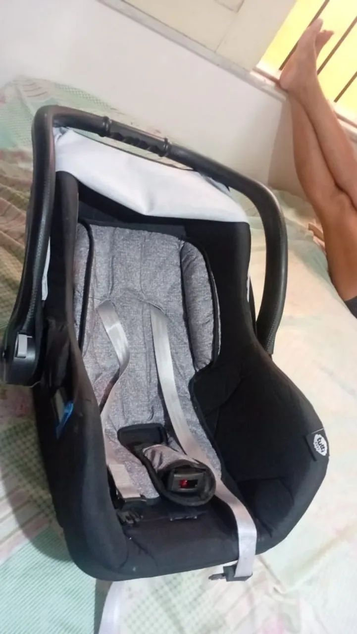 Bebê conforto semi novo em ótimo estado de uso ,produto com qualidade conforto para  bebê 