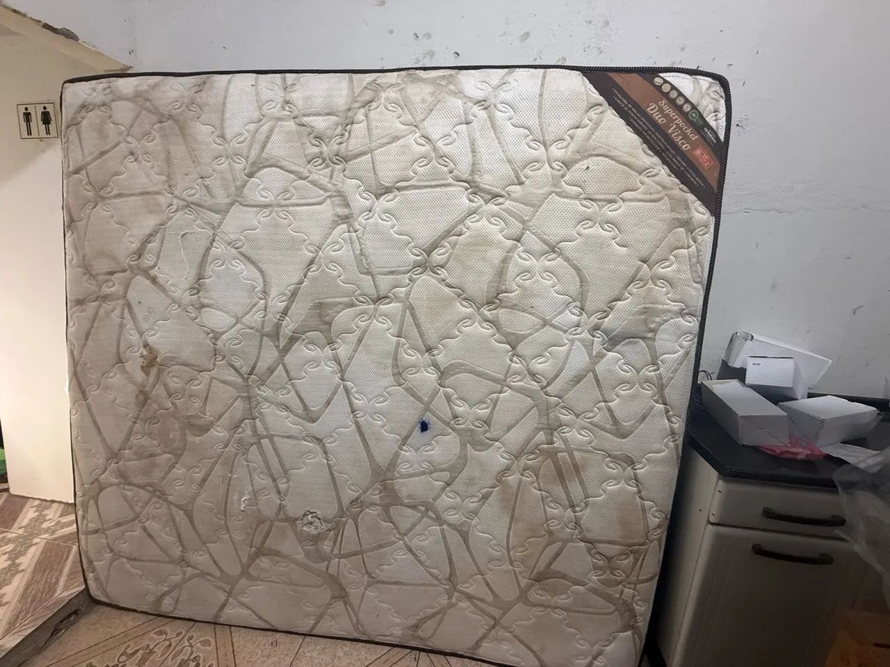 Cama baú king usada!!!!já e o menor preço.