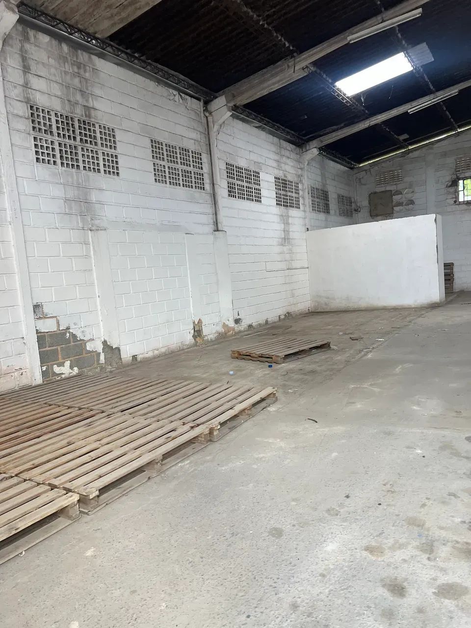 ALUGO GALPÃO  EXCELENTE LOCALIZAÇÃO - Foto 19