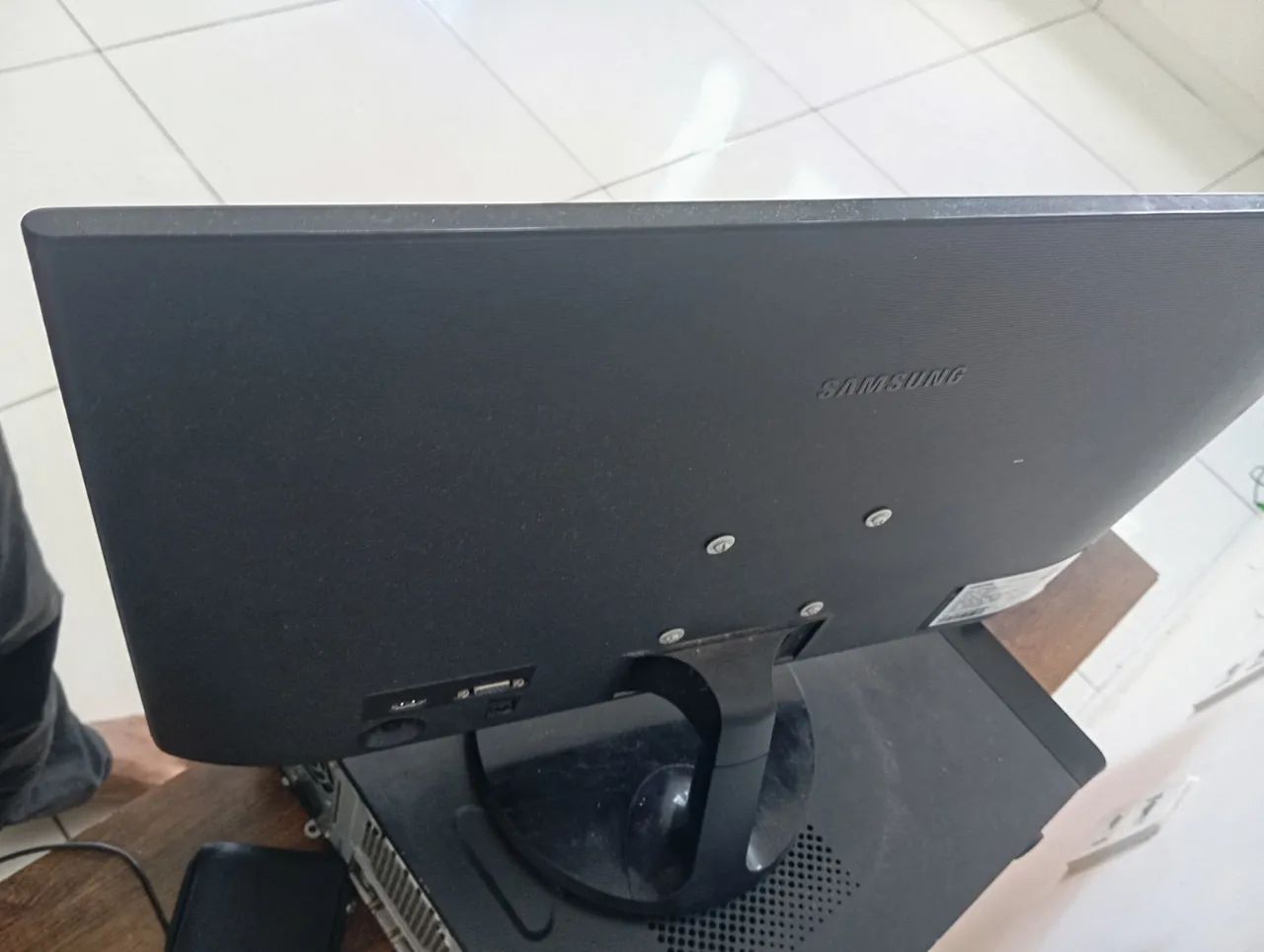 Monitor Samsung s22f350Fhl - Foto 2