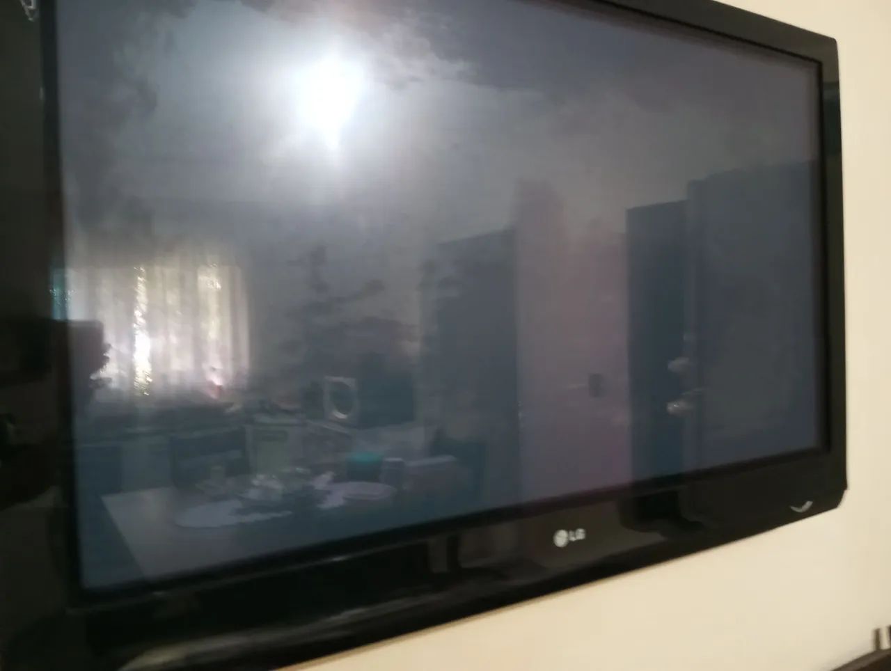Vendo 2 TVS 50 e 43 polegadas COM DEFEITO  - Foto 2
