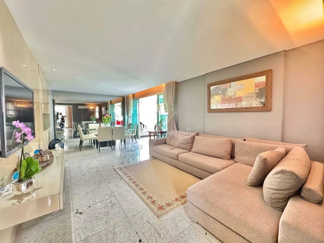 Apartamento com 4 quartos (2 suítes e 2 semi-suítes) no bairro Sion