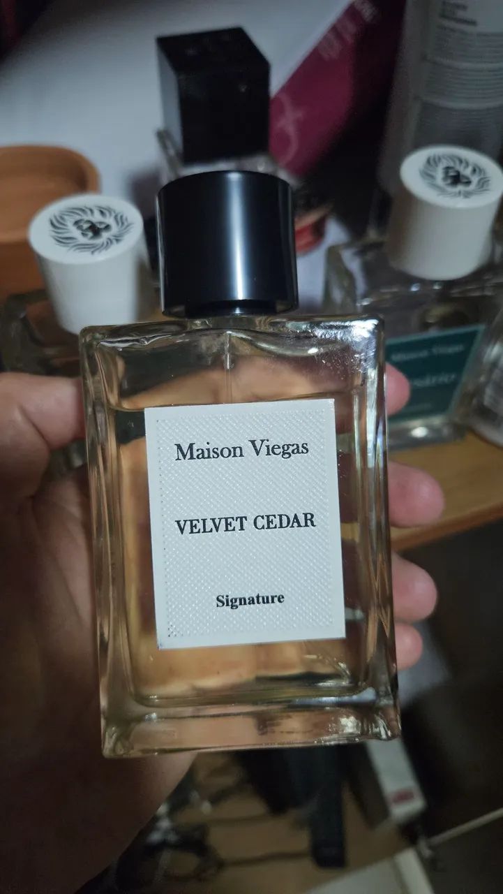 Perfume velvet cedar maison viegas