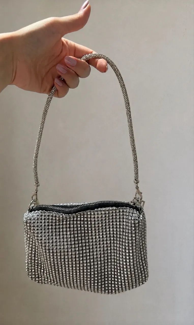 bolsa prata com pedrinhas (shein)