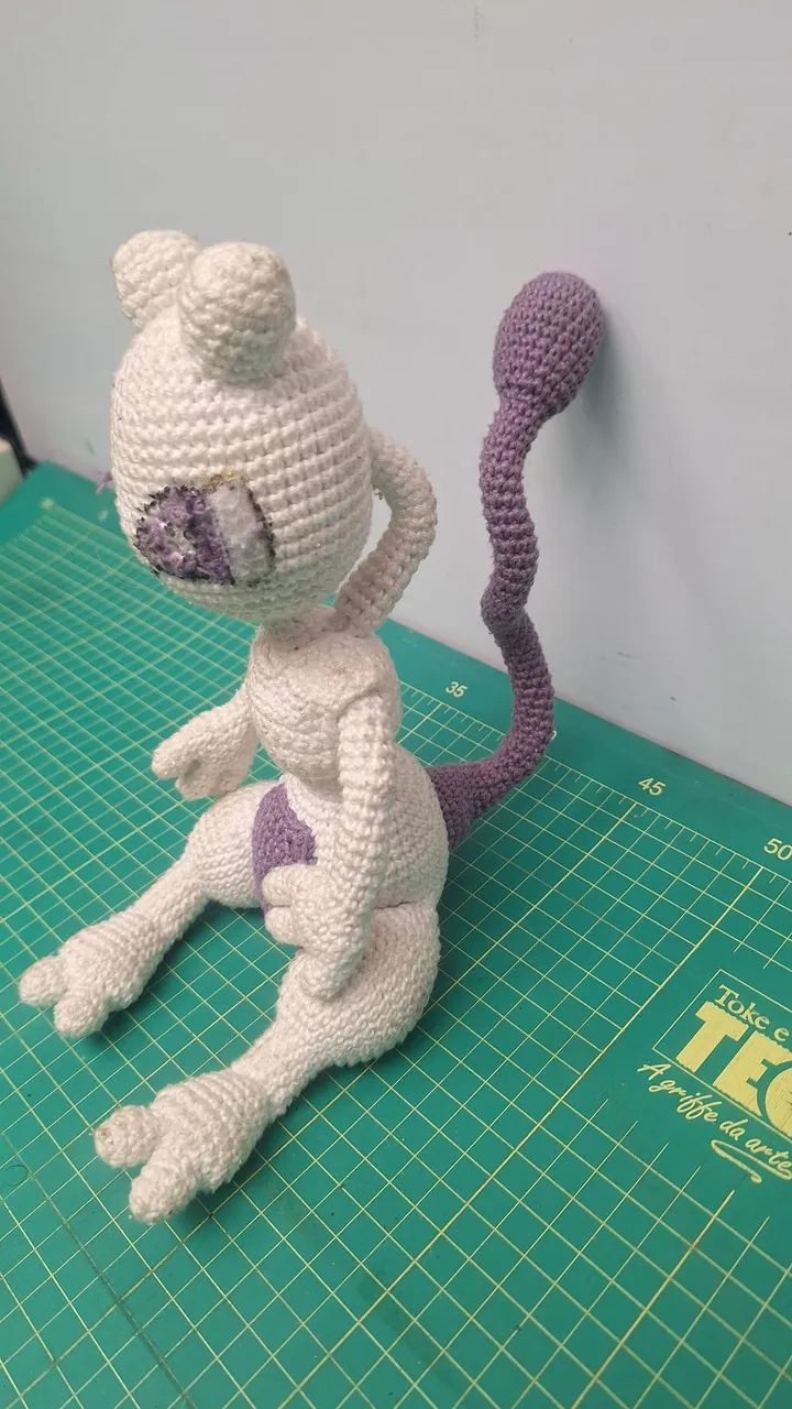 Boneco mewtwo crochê - Foto 2