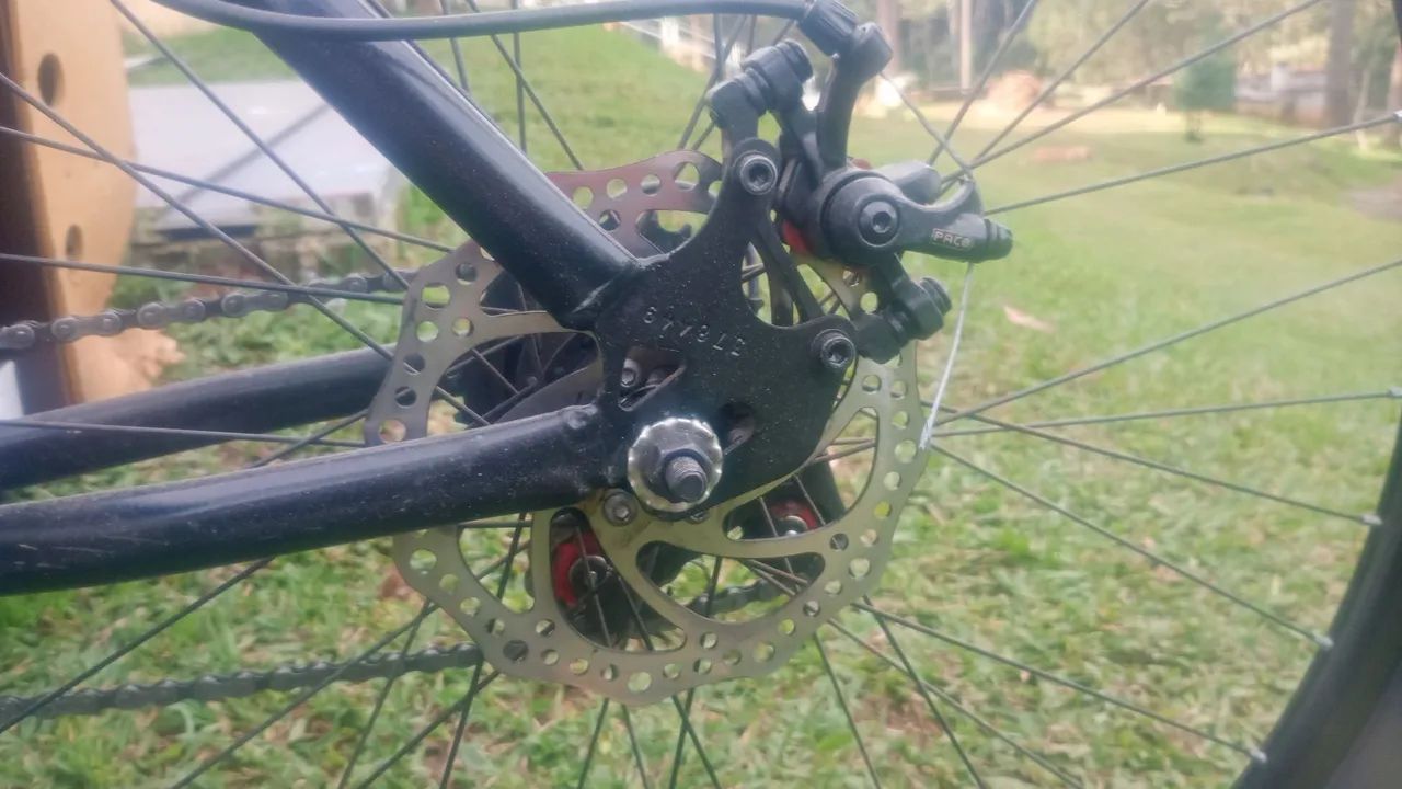 Bicicleta com freio a disco e marchas semi nova - Foto 4