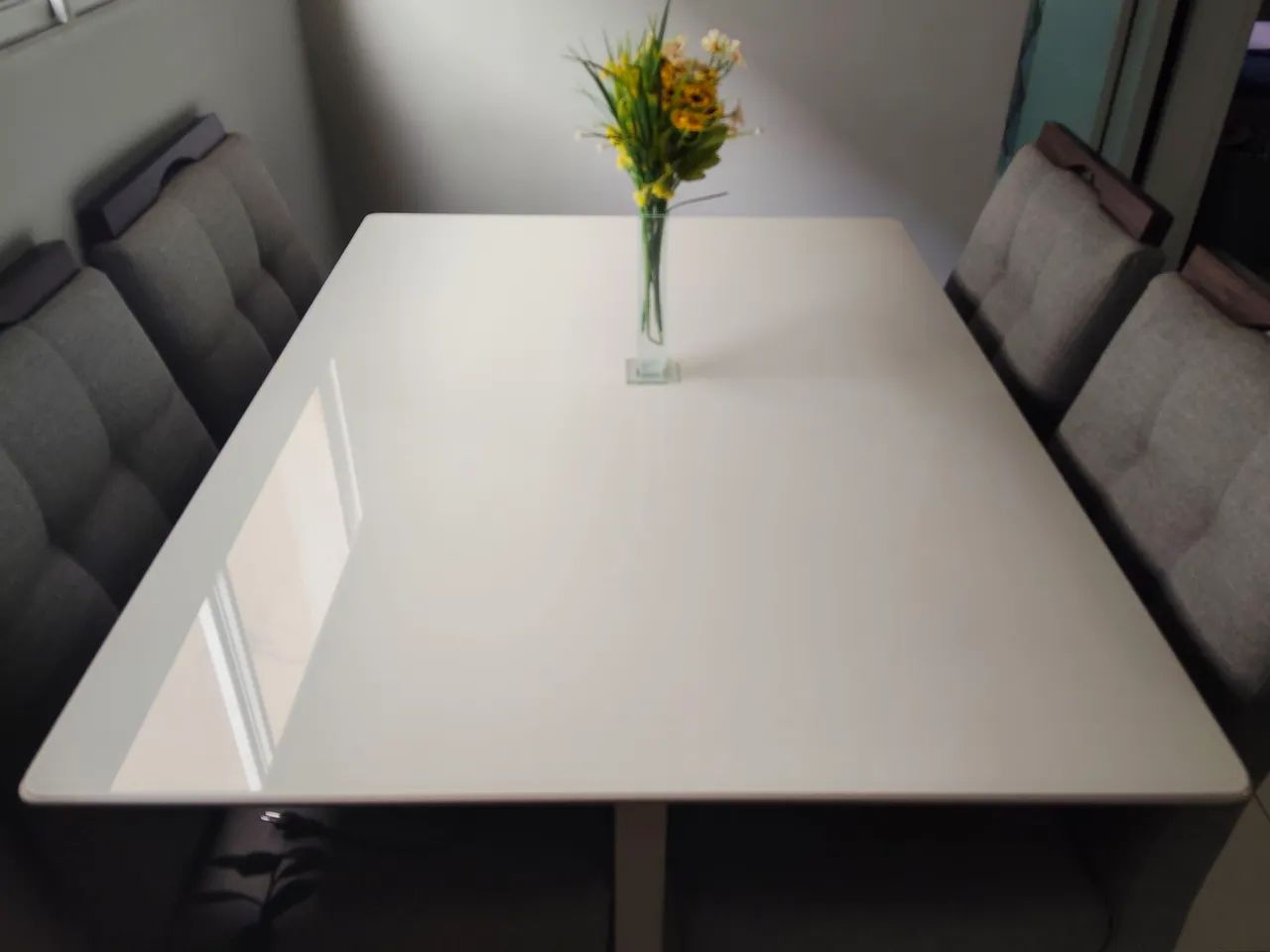 Conjunto de mesa com 4 cadeiras  - Foto 2