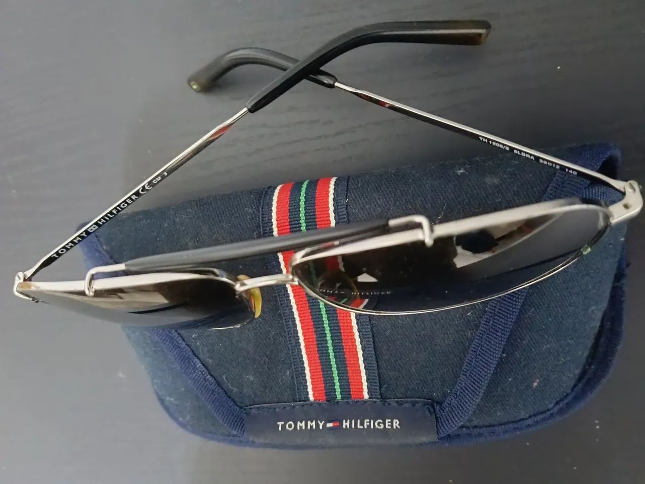 Óculos Tommy escuro lente original aviador  - Foto 4