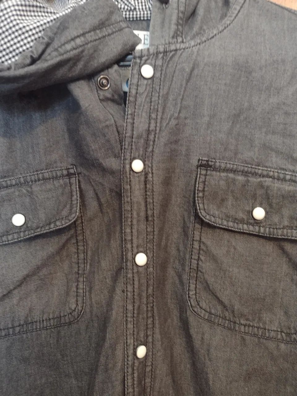 Camisa de mangas longas com capuz  - Foto 3