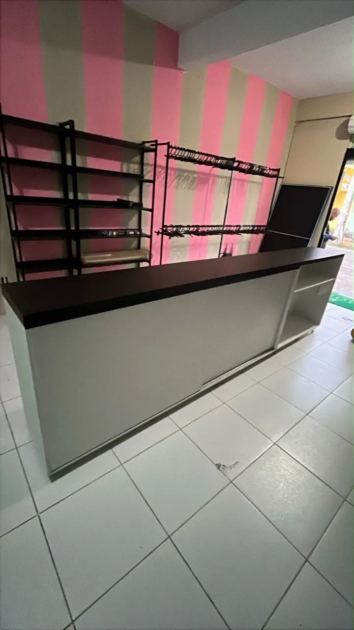 Vitrine Expositora com Balcão de Atendimento - Marcenaria Profissional - Foto 3