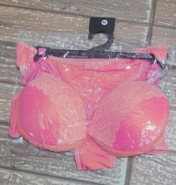 Vendo conj de langerier c/bojo