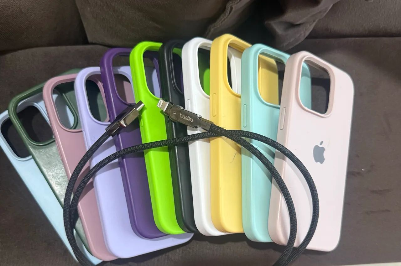 IPhone 14 Pro capa + cabo