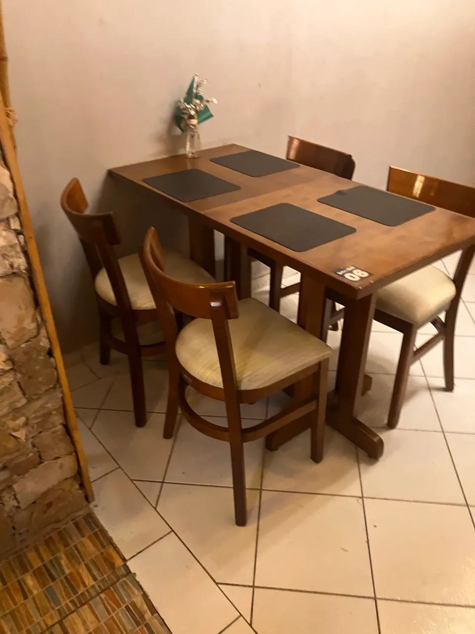 Lote de mesas e cadeiras em madeira maciça  - Foto 2