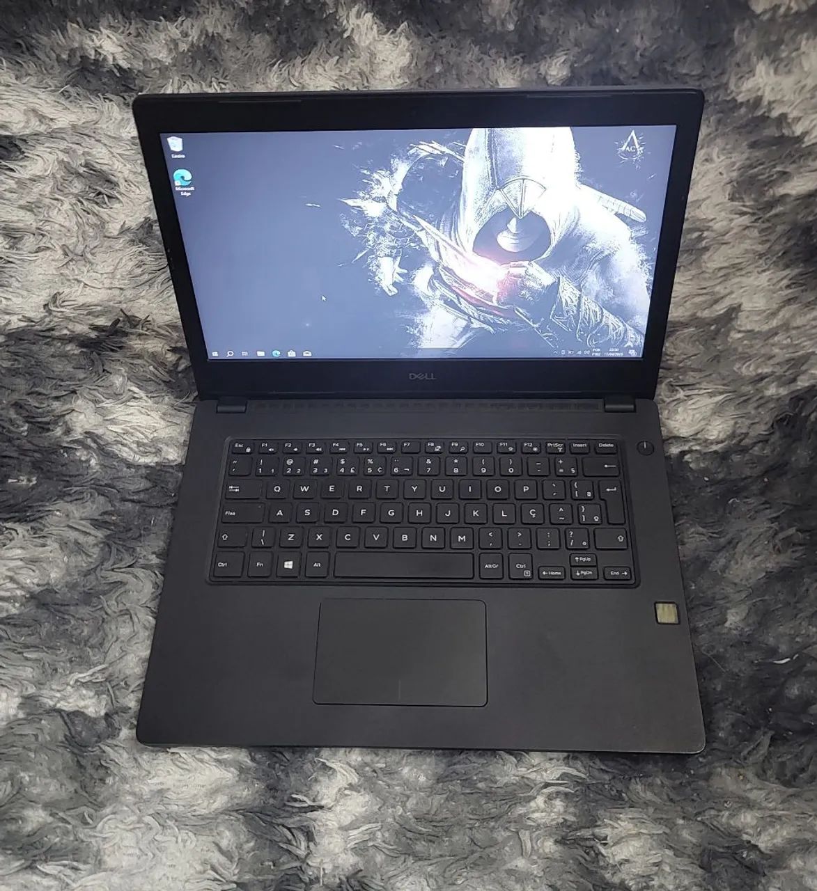 DELL NOTEBOOK WITH INTEL CORE I5 - 256GB SSD AND 8GB DDR4 - EXCELLENT