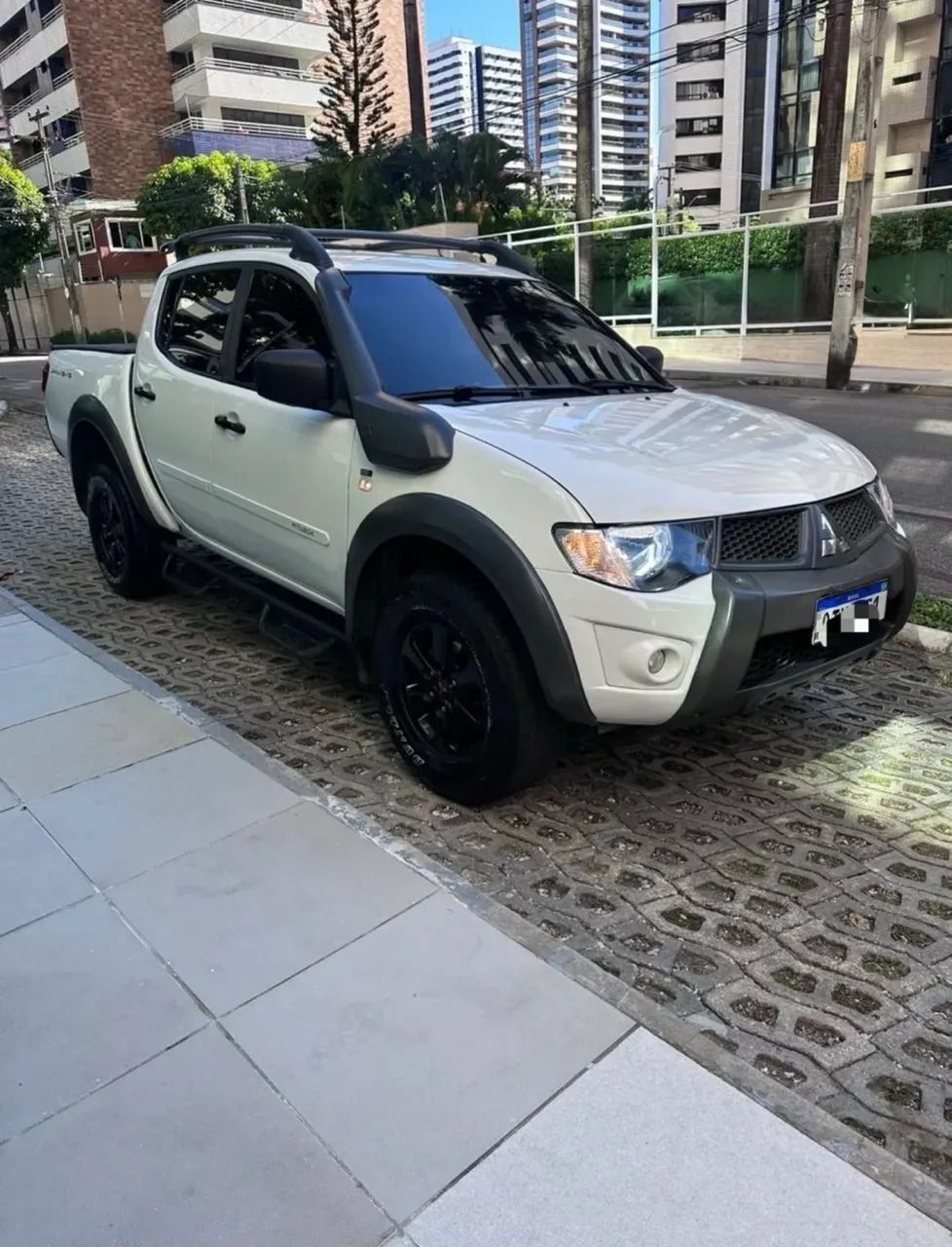Mitsubishi L200 2013