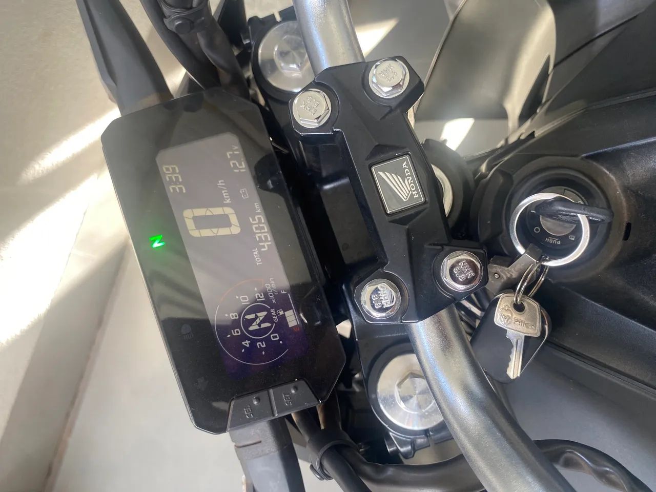 CB 300F 2025 - Foto 3