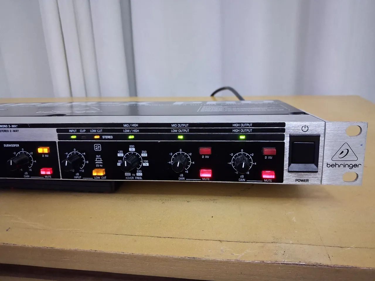 Crossover BEHRINGER CX2310 - Foto 2