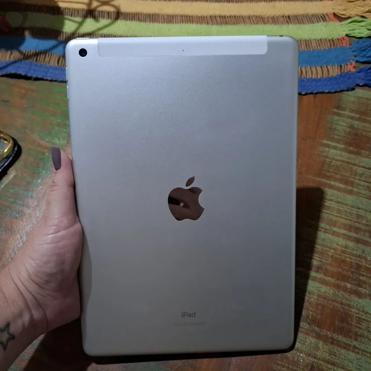 Ipad Apple geração 8 cor branca 128gb - Foto 2