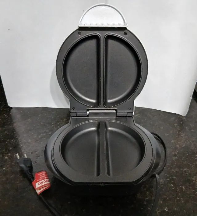 PROMOÇÃO! Vende-se Omeleteira Britânia, 220v, semi-novo! - Foto 2