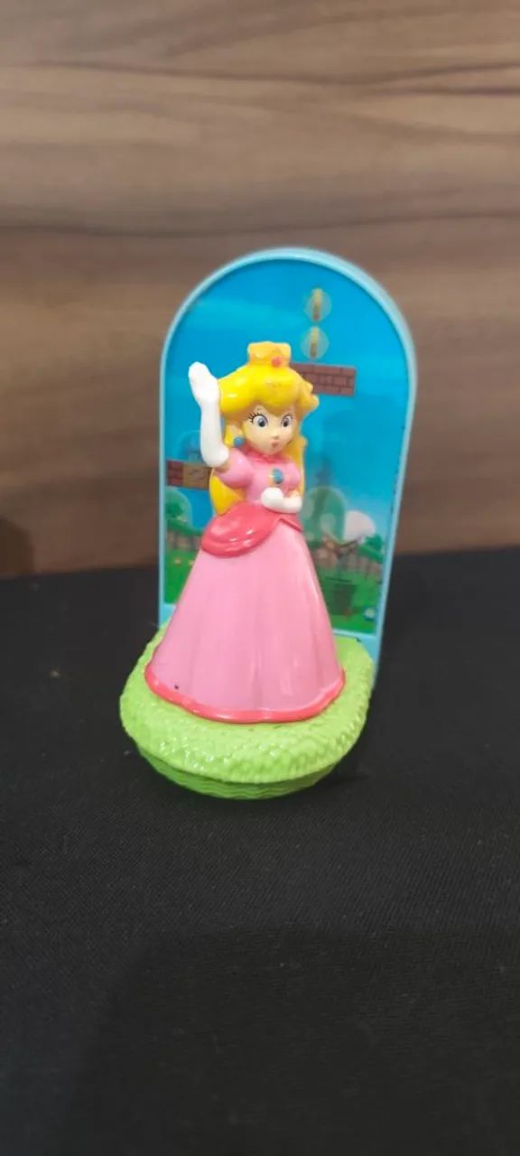 Miniaturas Super Mario Luigi e Princesa Peach - Foto 3