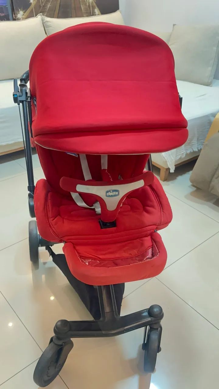 Carrinho trio marca Chicco