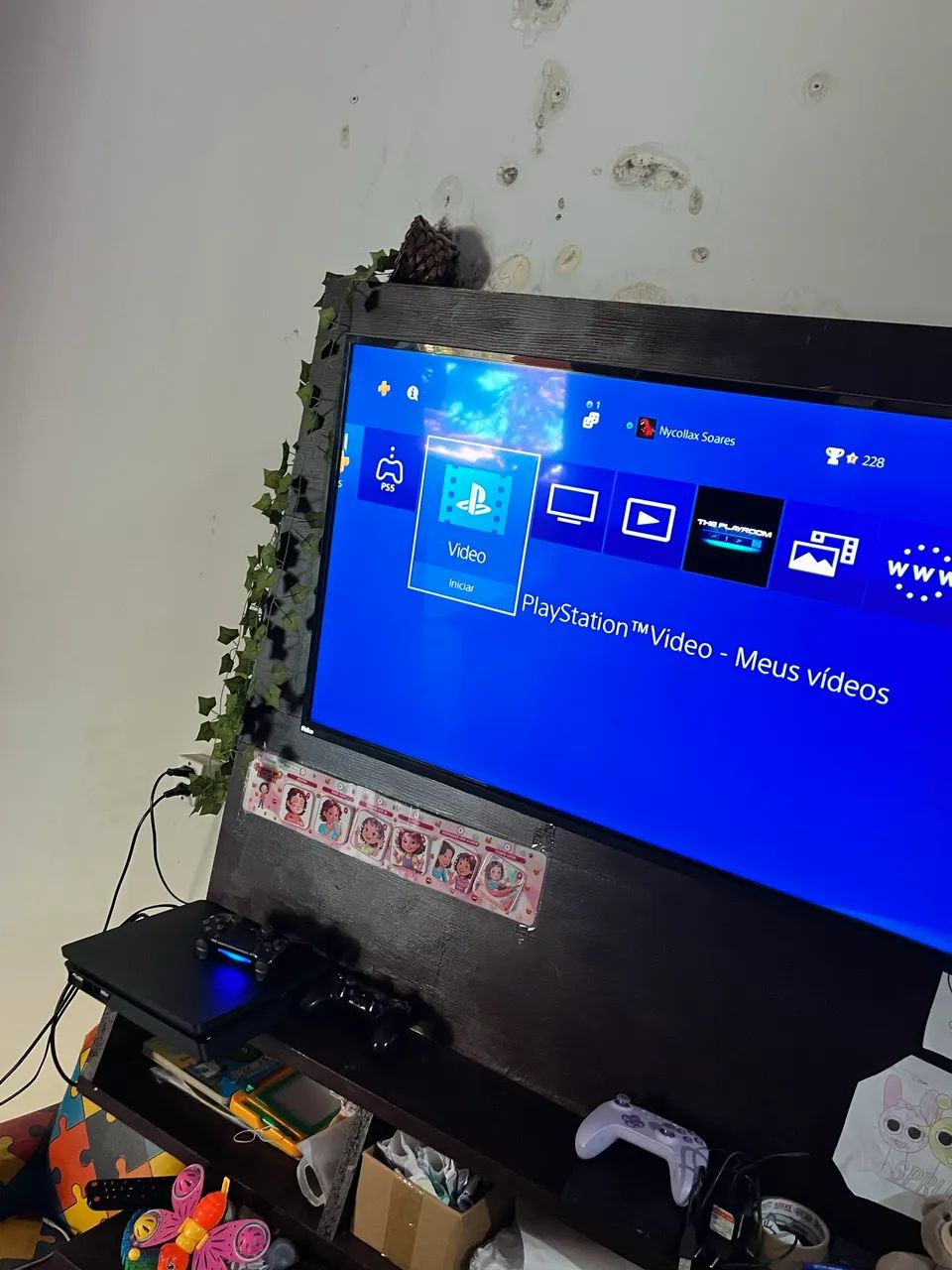PS4 SLIM 1TB COM CONTROLE  - Foto 4
