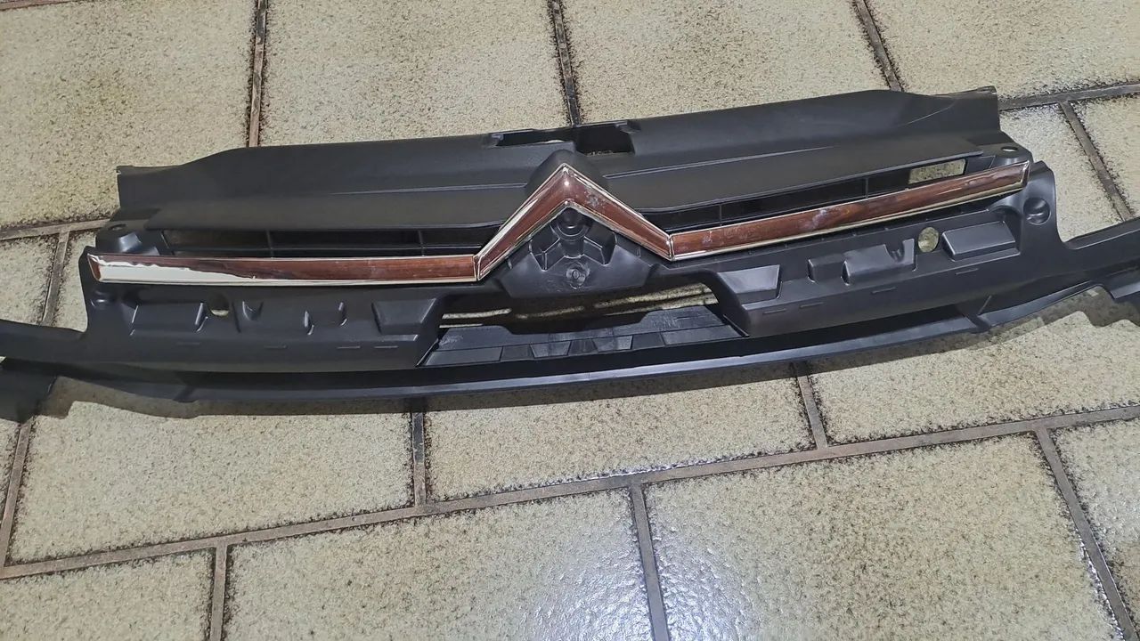 Grade frontal do c4 hatch 2012