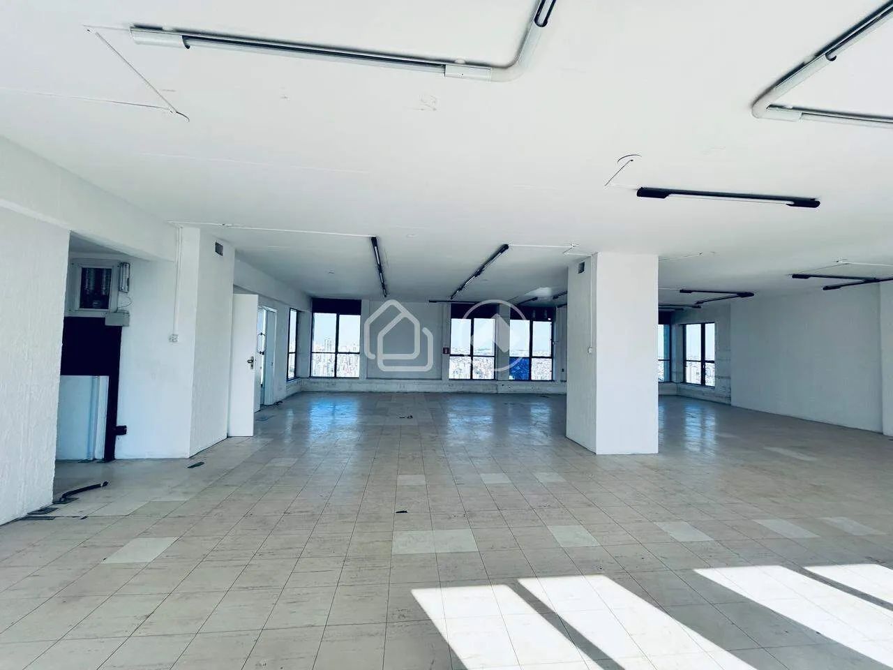 Andar corrido comercial de 160 m² para aluguel no Estoril - Foto 3