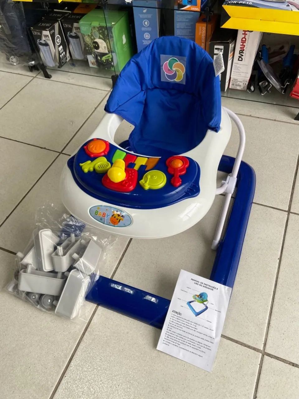 andador infantil rosa e azul 
