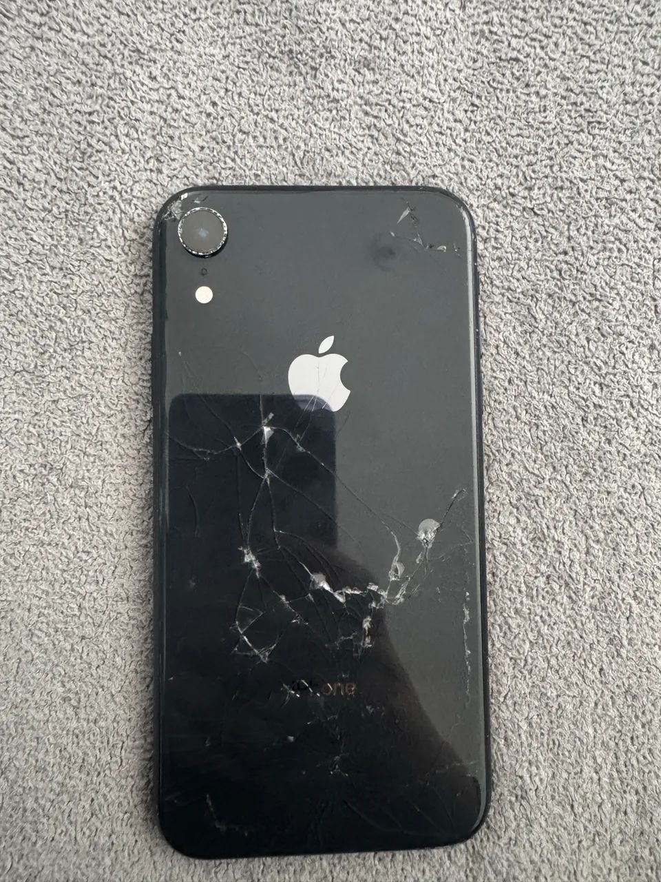 IPhone  XR semi novo 