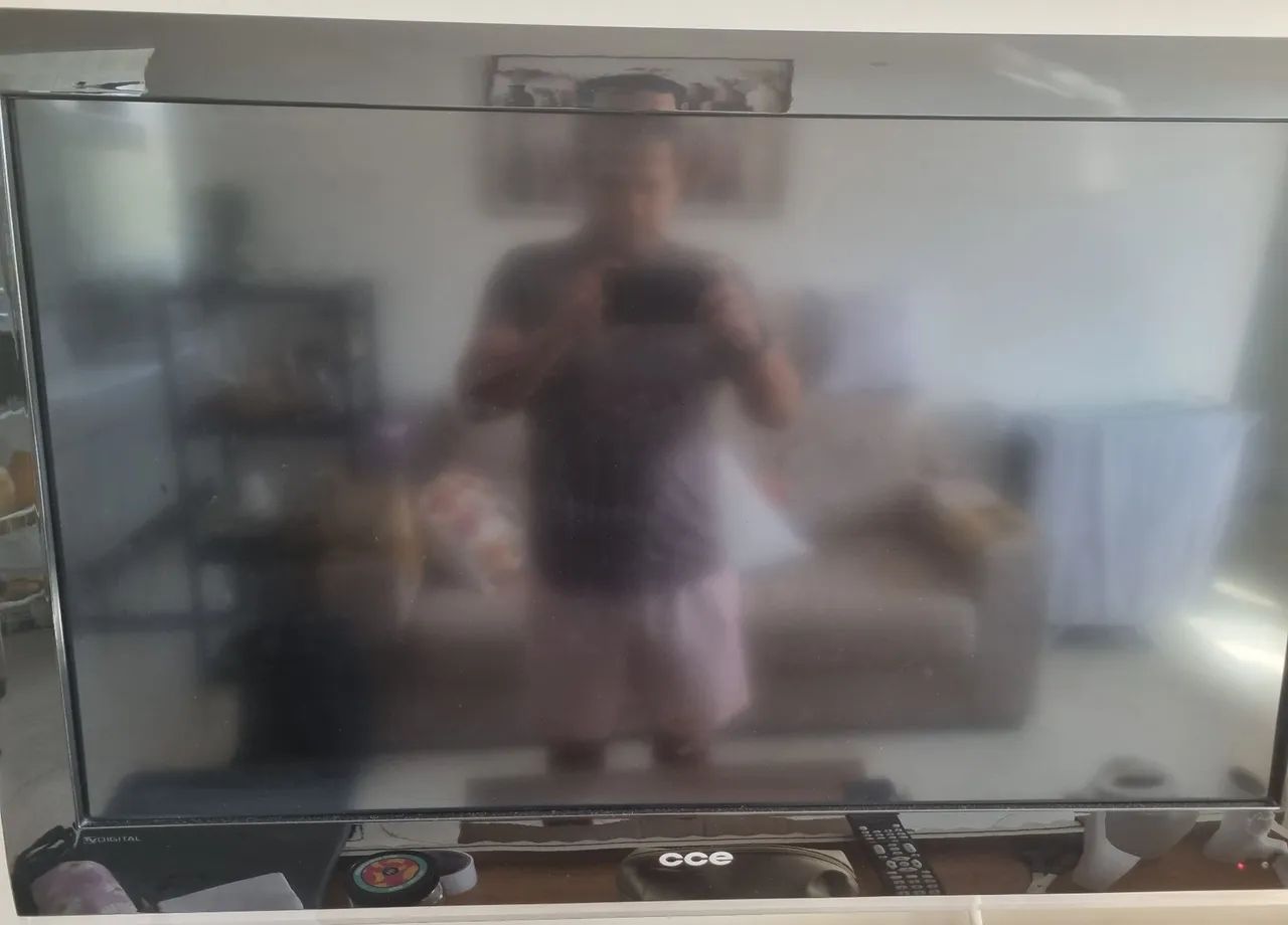 Vendo TV CCE 40" + Mi Stick TV (Smart) - Foto 3
