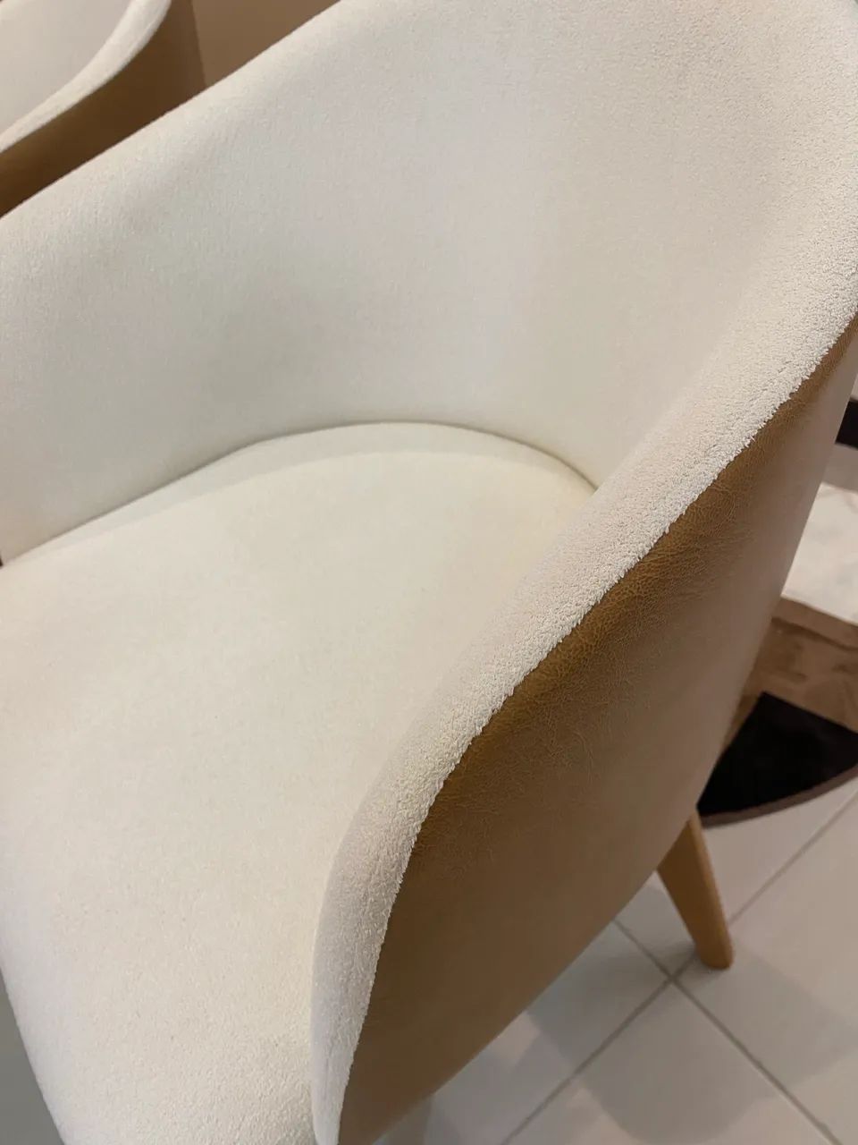 Cadeiras Elegantes  - Foto 2