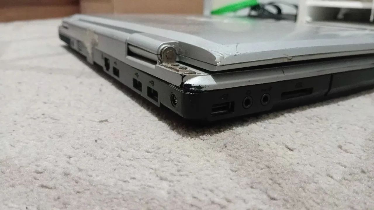 ?NETBOOK CCE WIN COM CARREGADOR - Foto 3