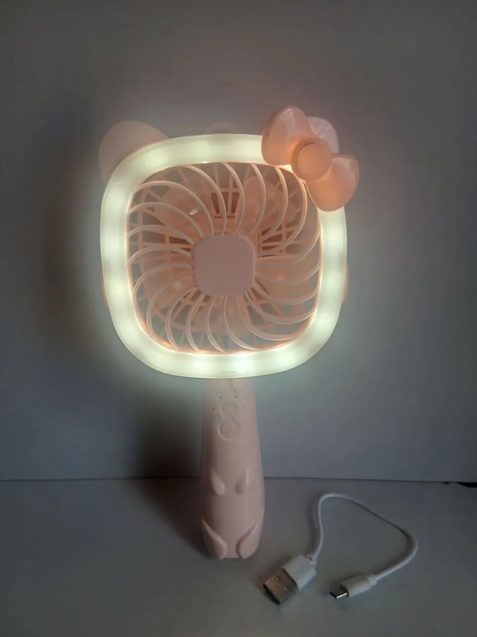 Mini Ventilador Hello Kitty com LED - Foto 3