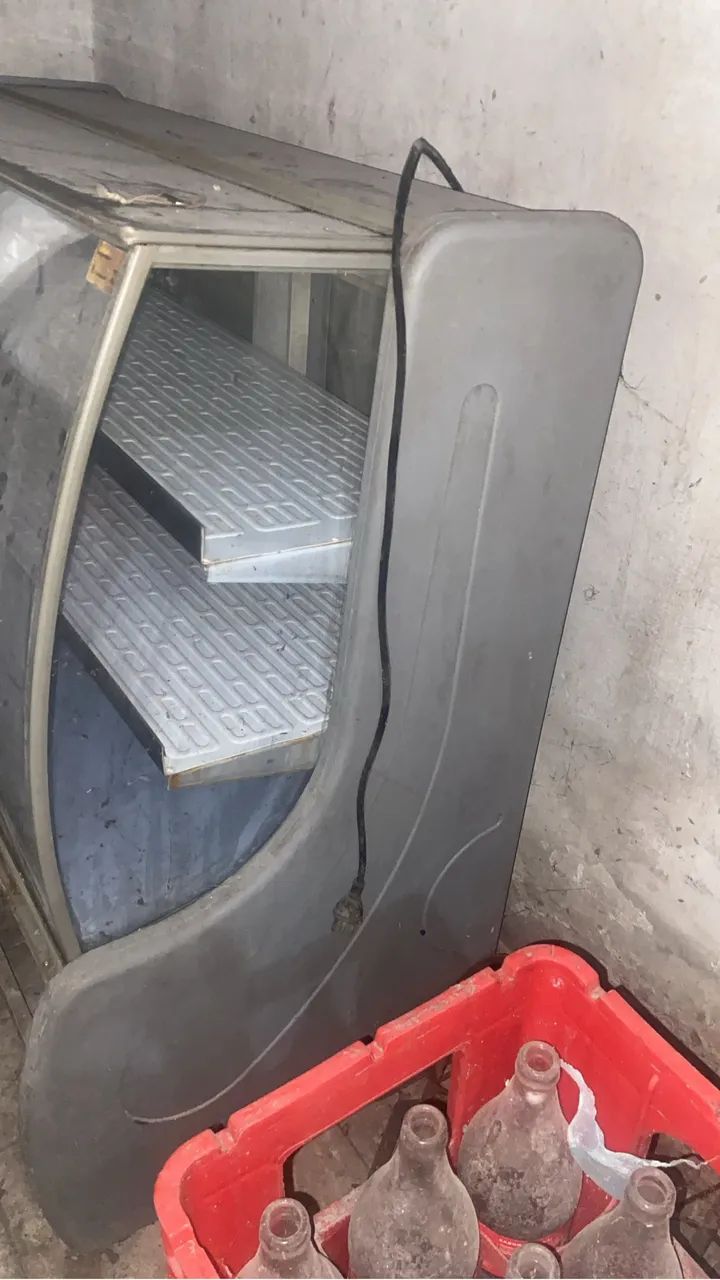 Vendo Excelente balcão de frios - Foto 3