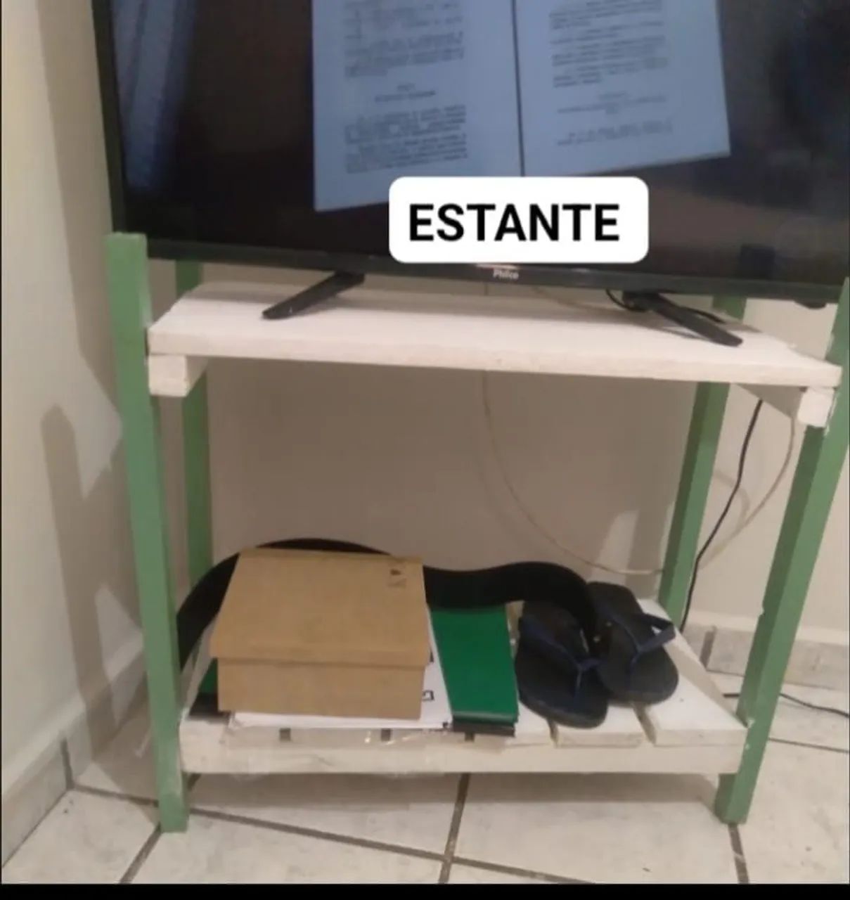 Estante em madeira 