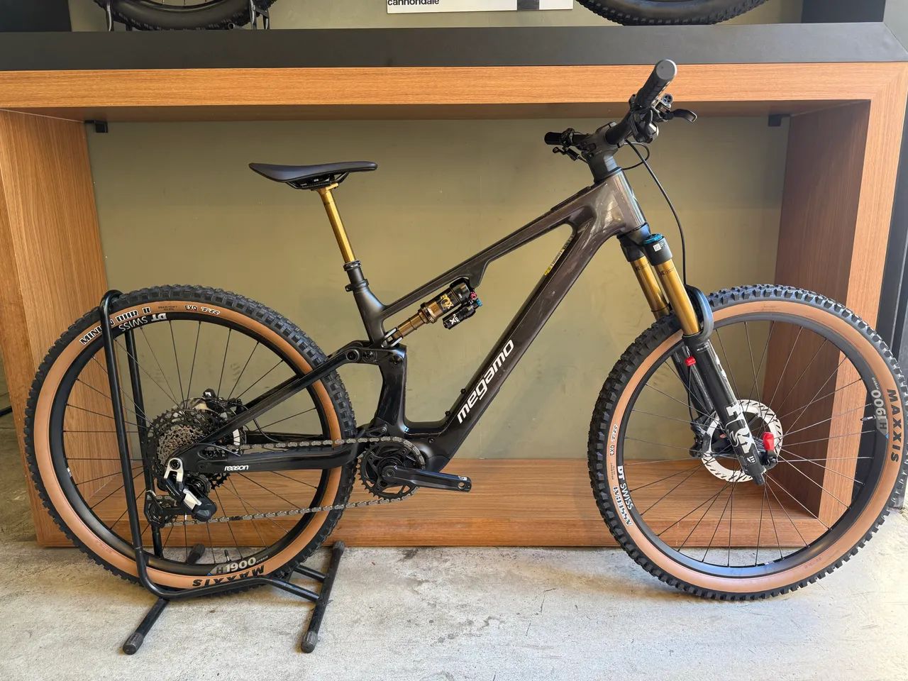 Bicicleta Megamo Reason CRB 03 M Garnet