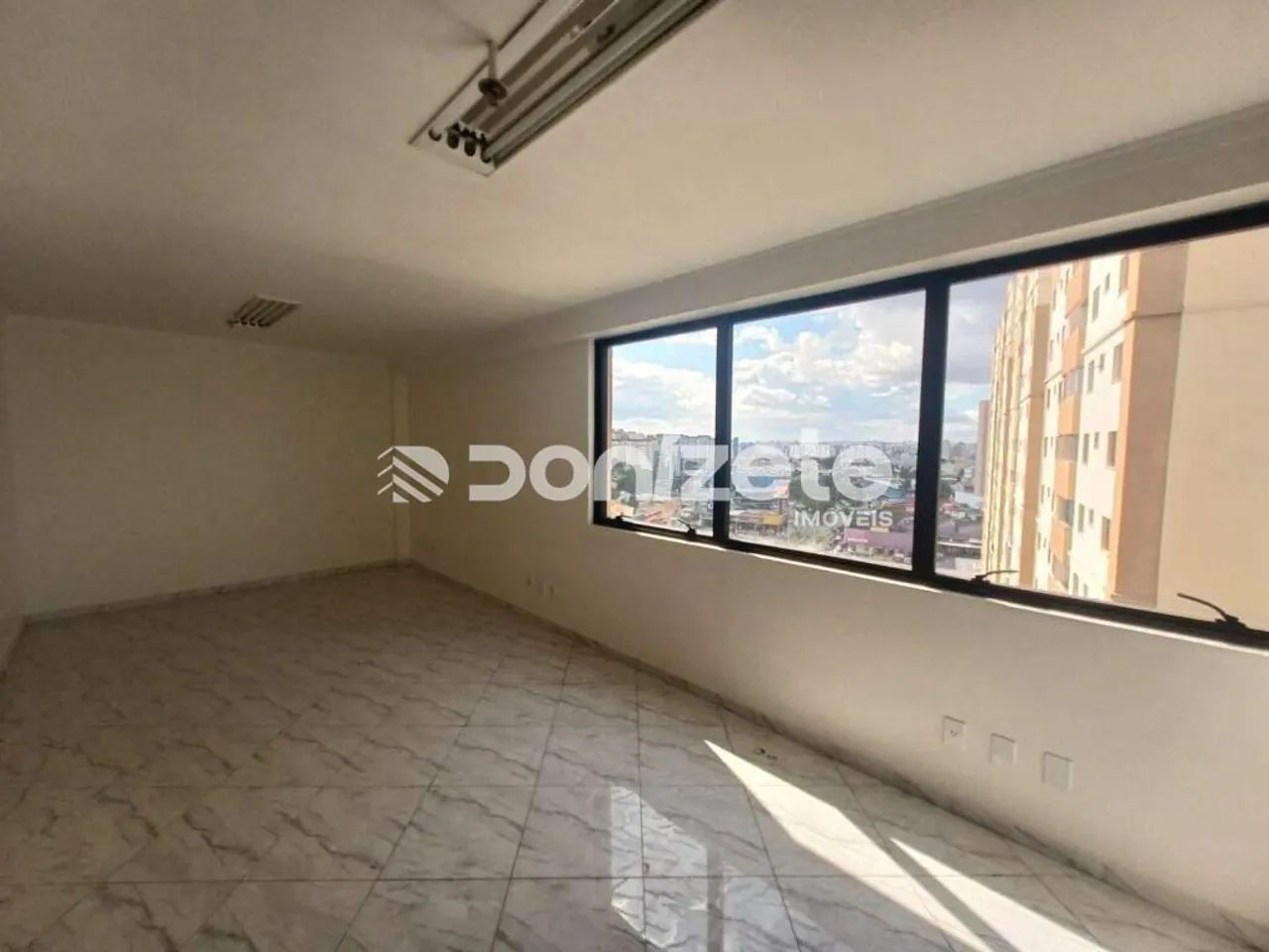 Sala Comercial Mobilada de 38 m² à Venda em Santo André (Paraíso)