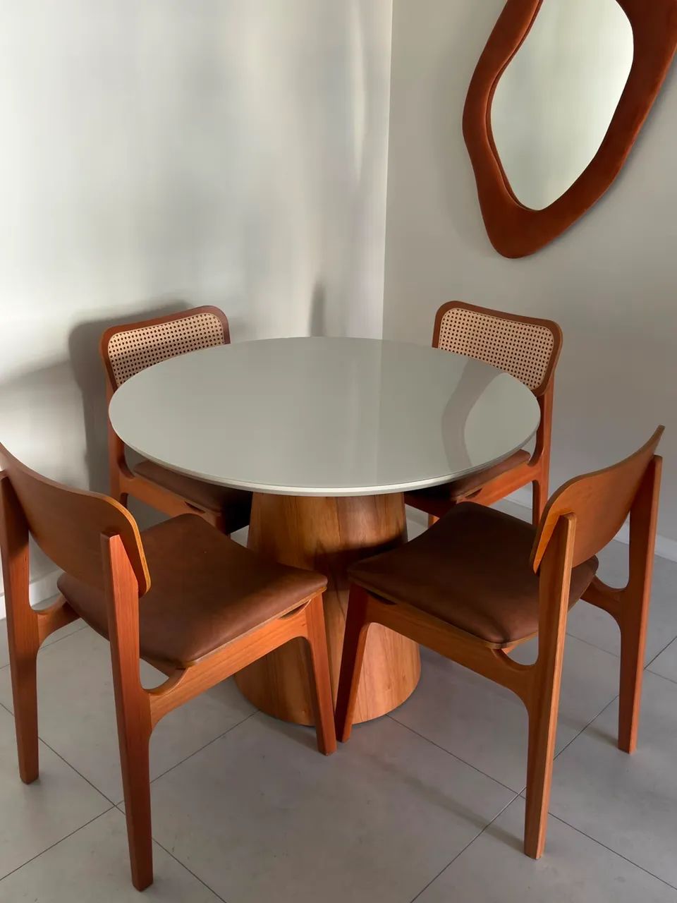Jogo de mesa de jantar com 4 cadeiras  - Foto 4