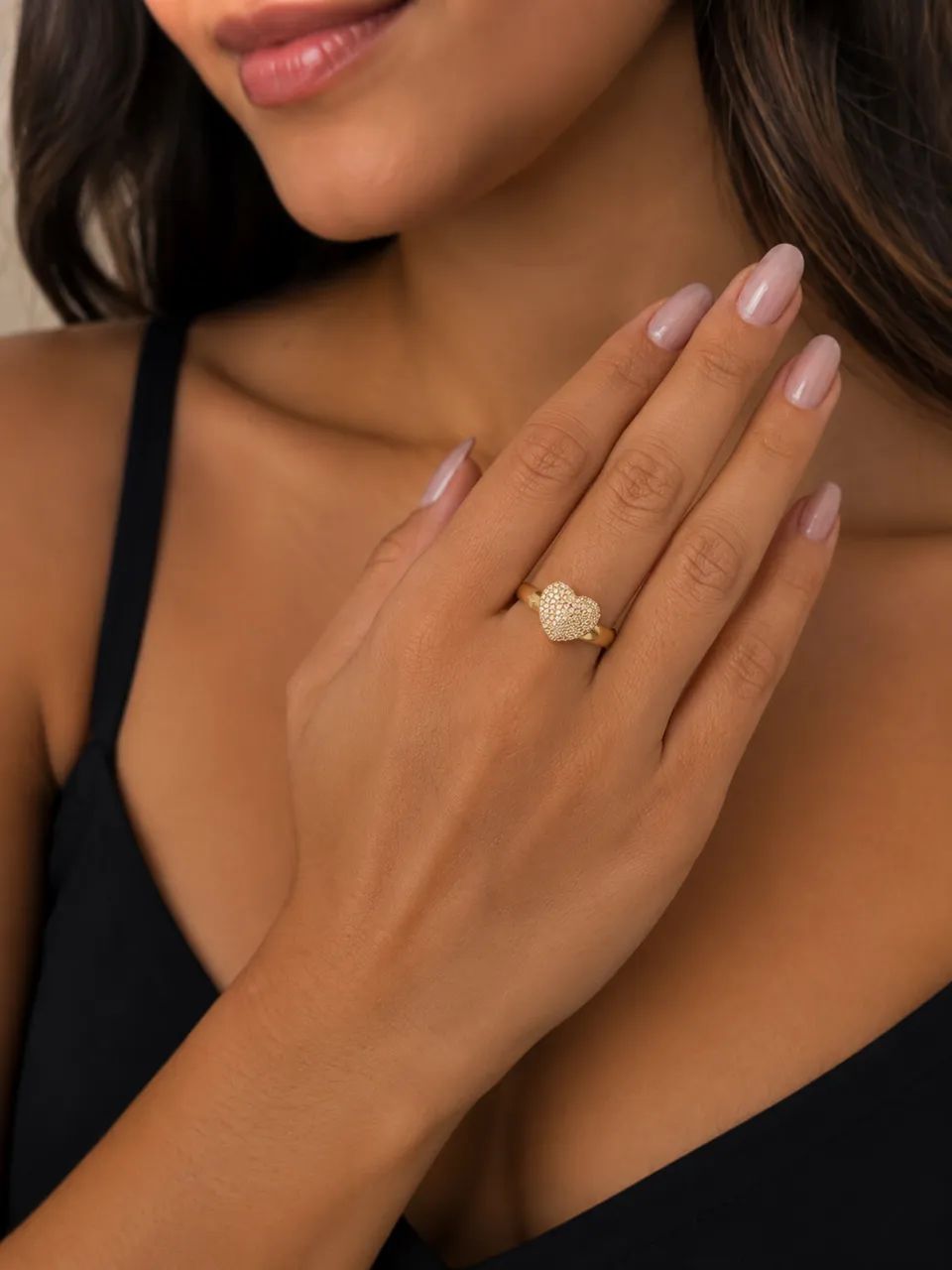 Anel de ouro com pedra brilhante 