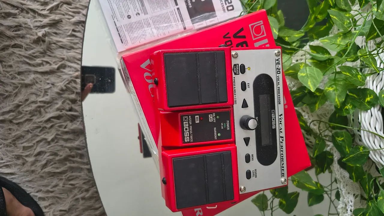 Pedaleira Vocal Boss VE-20 Vocal Performer - Na Caixa