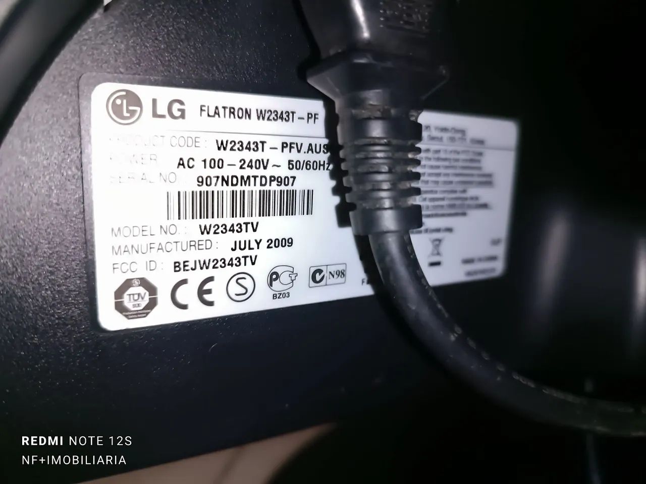Monitor LG Flatron 23- Funciona, porém com mancha na tela (leia) - Foto 3