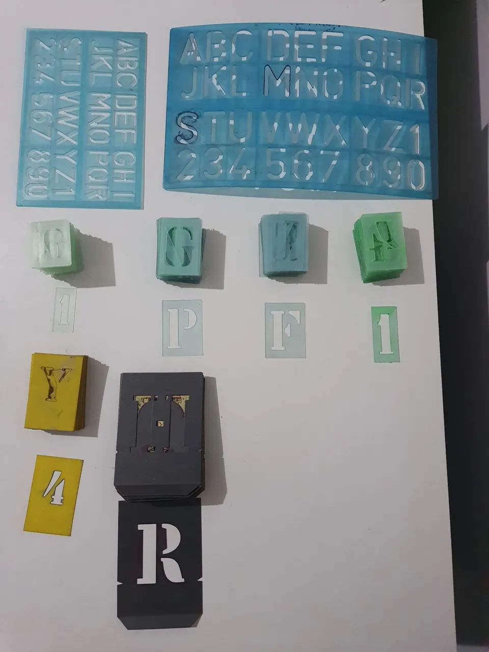 Kit de letras em formato de régua 