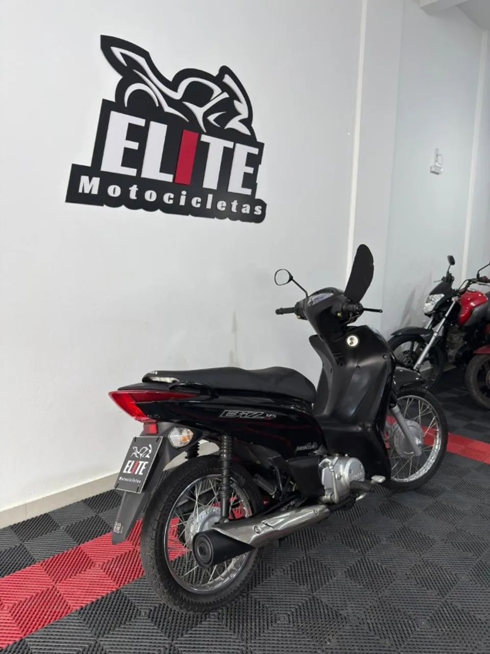 Biz 125 ES 2013 Preta  - Foto 4