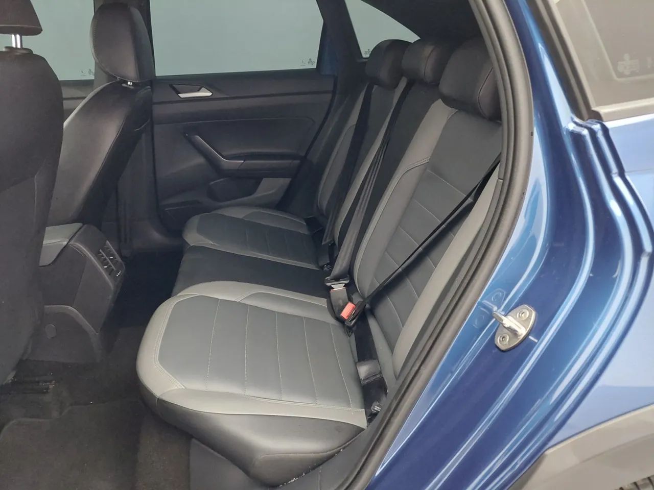 Volkswagen Nivus Highline 1.0 200 TSI Flex Aut., foto 17 de 18